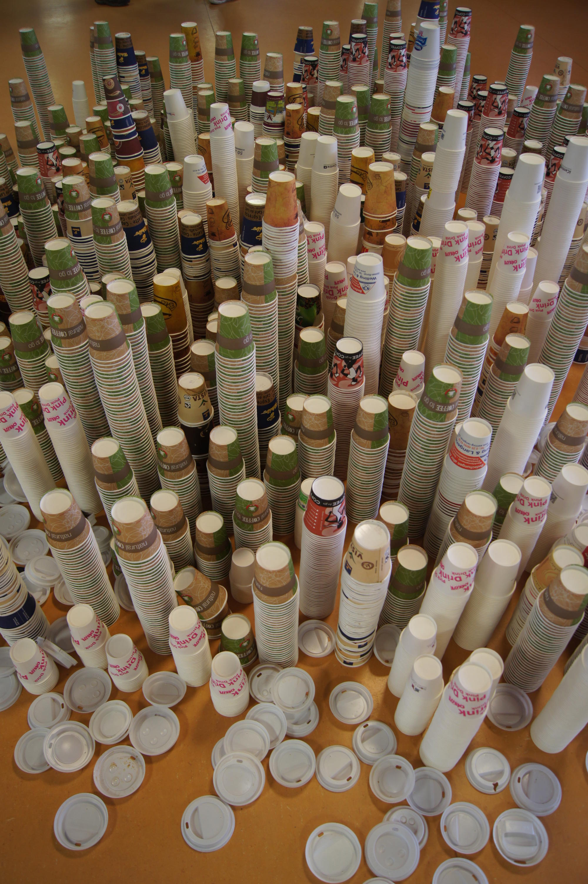 Der Becherberg: Ausgangspunkt der Kunstaktion Art to Stay