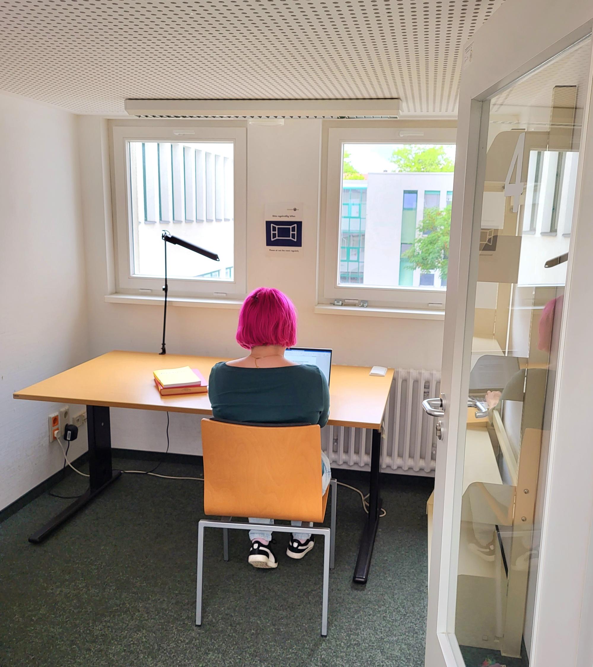 Zentralbibliothek (Garystr. 39)