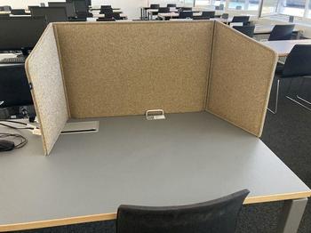 Akustik-Tischaufsatz in der Bibliothek Rechtswissenschaft